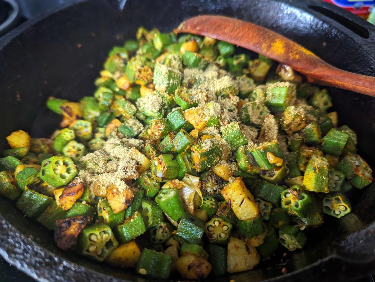 Alu bhindi recipe