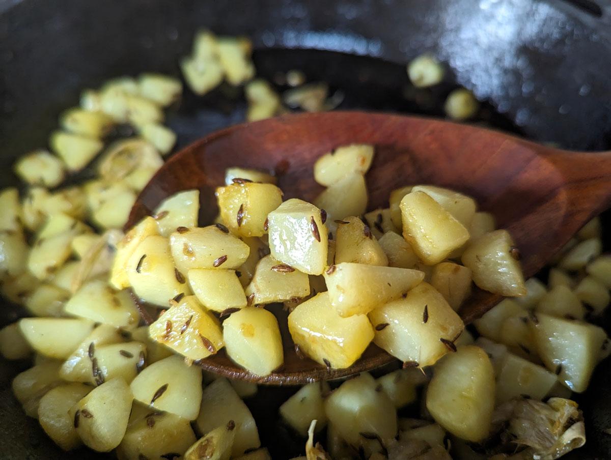 Alu bhindi recipe