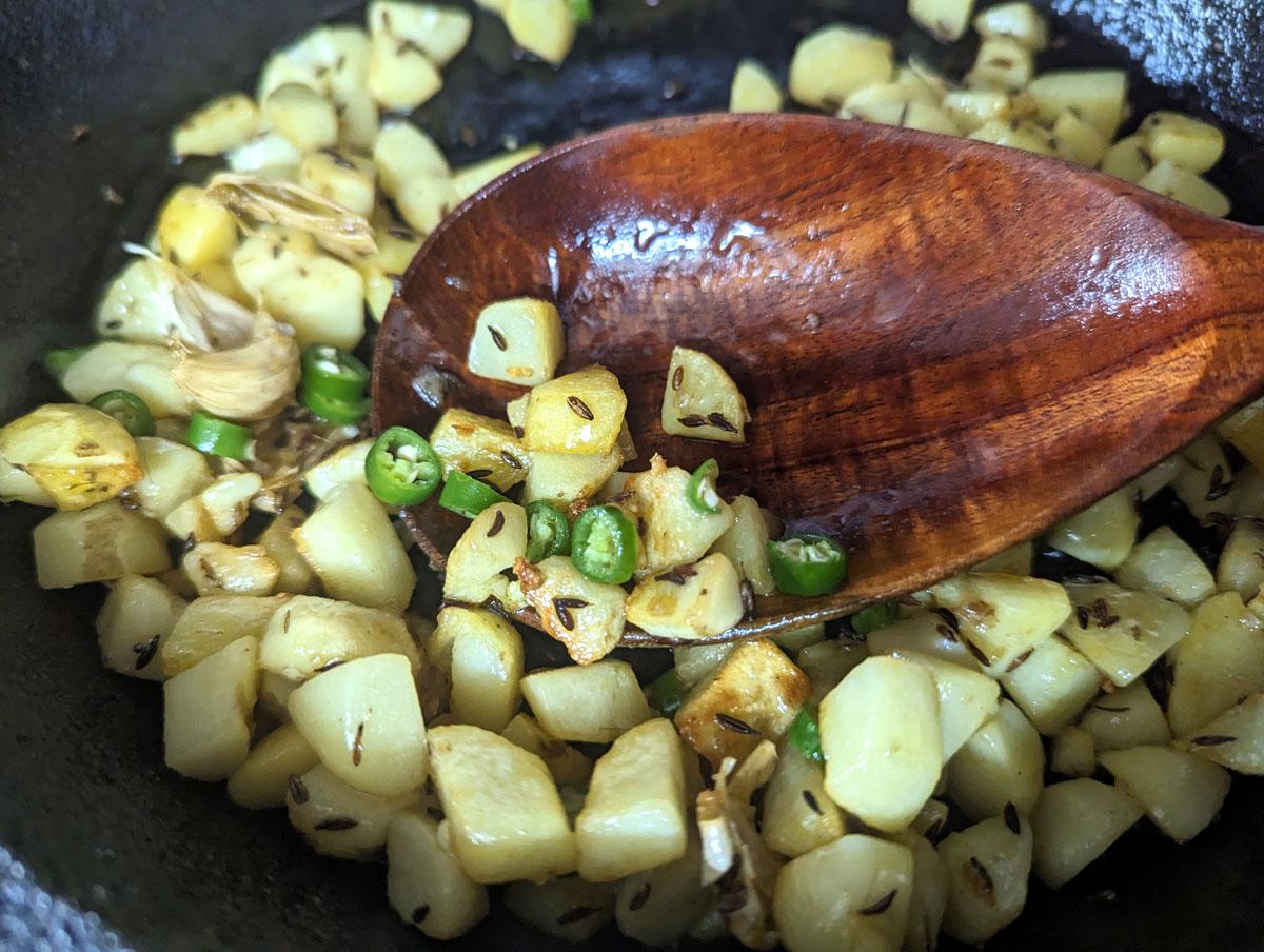 Alu bhindi recipe