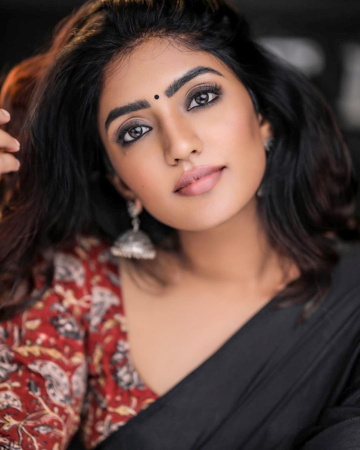 Eesha Rebba Is ENCHANTING In Her Saris