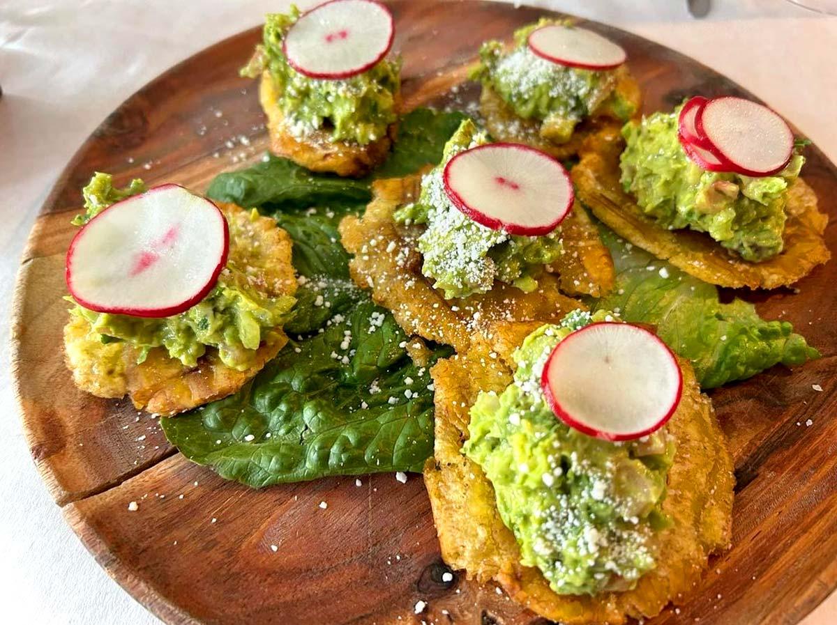 Tostones Con Guacamole