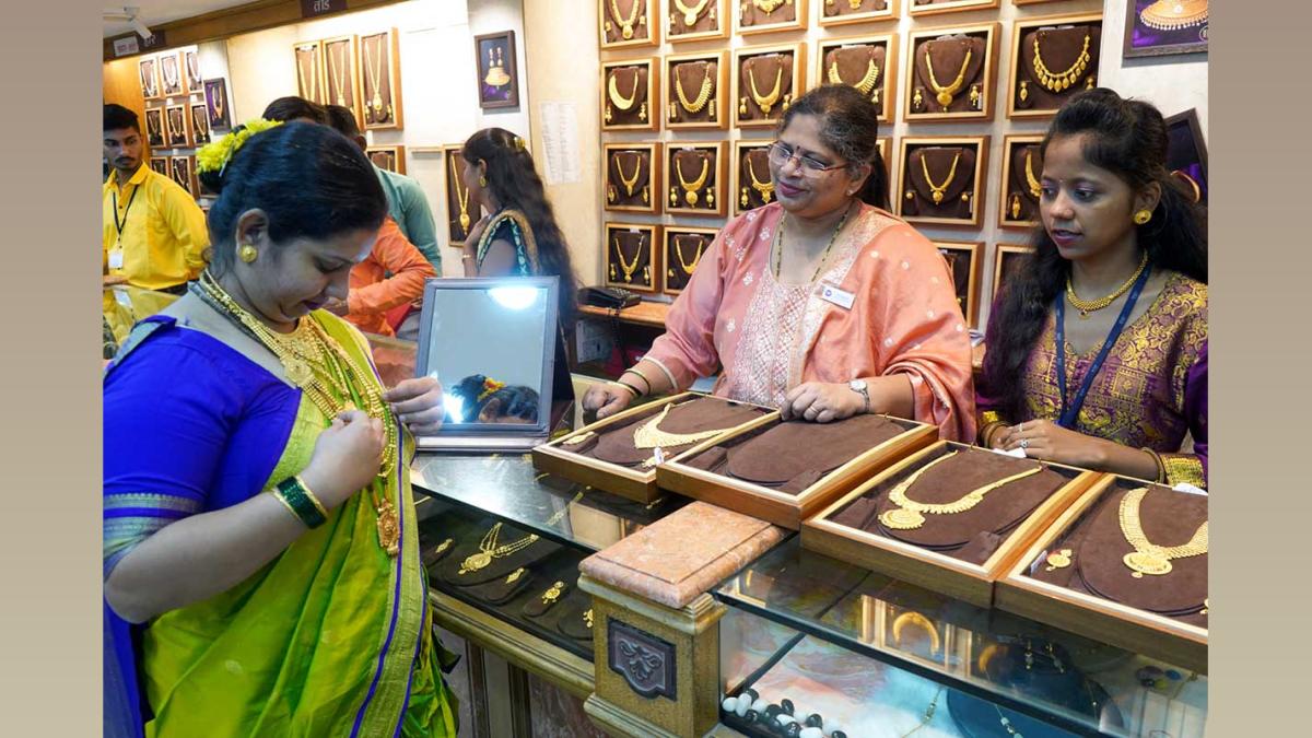 Gold Futures Hit All-Time High Of Rs 82,415/10gm