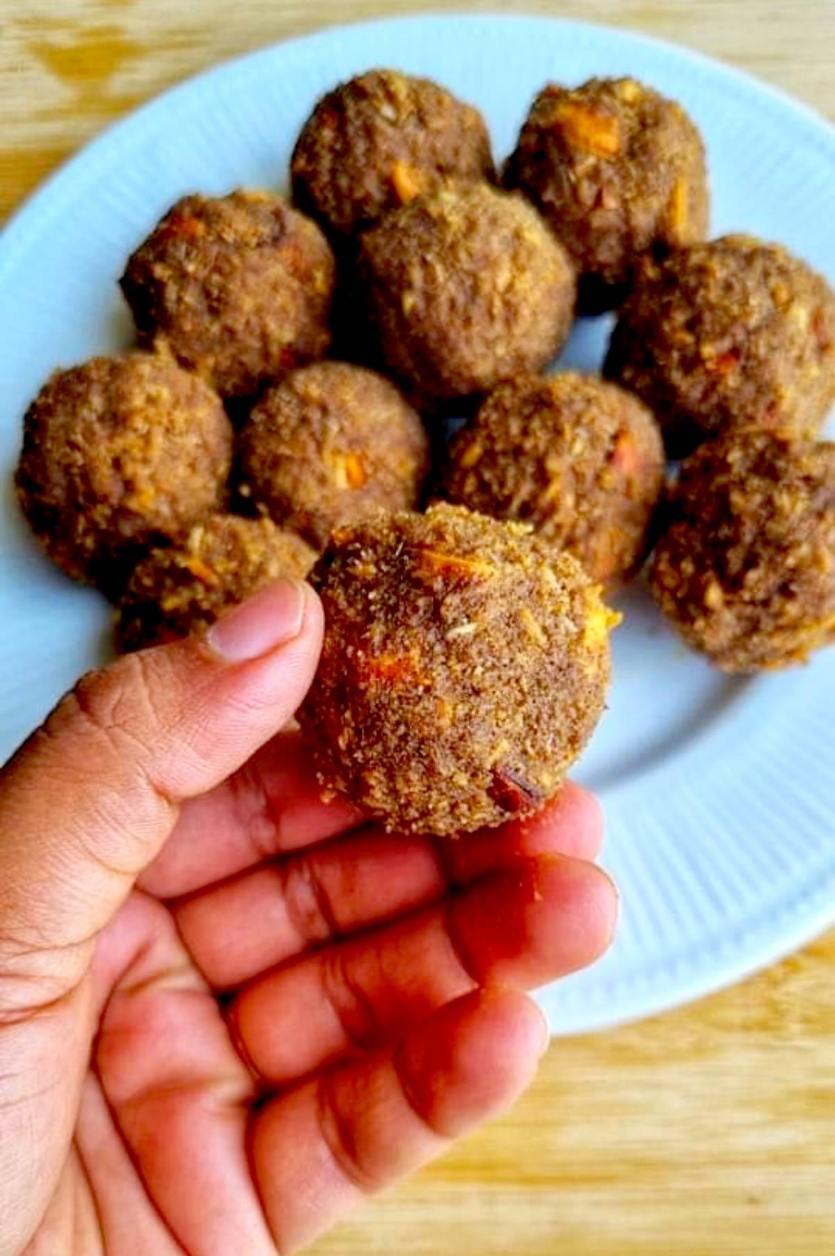 Ragi laddoos