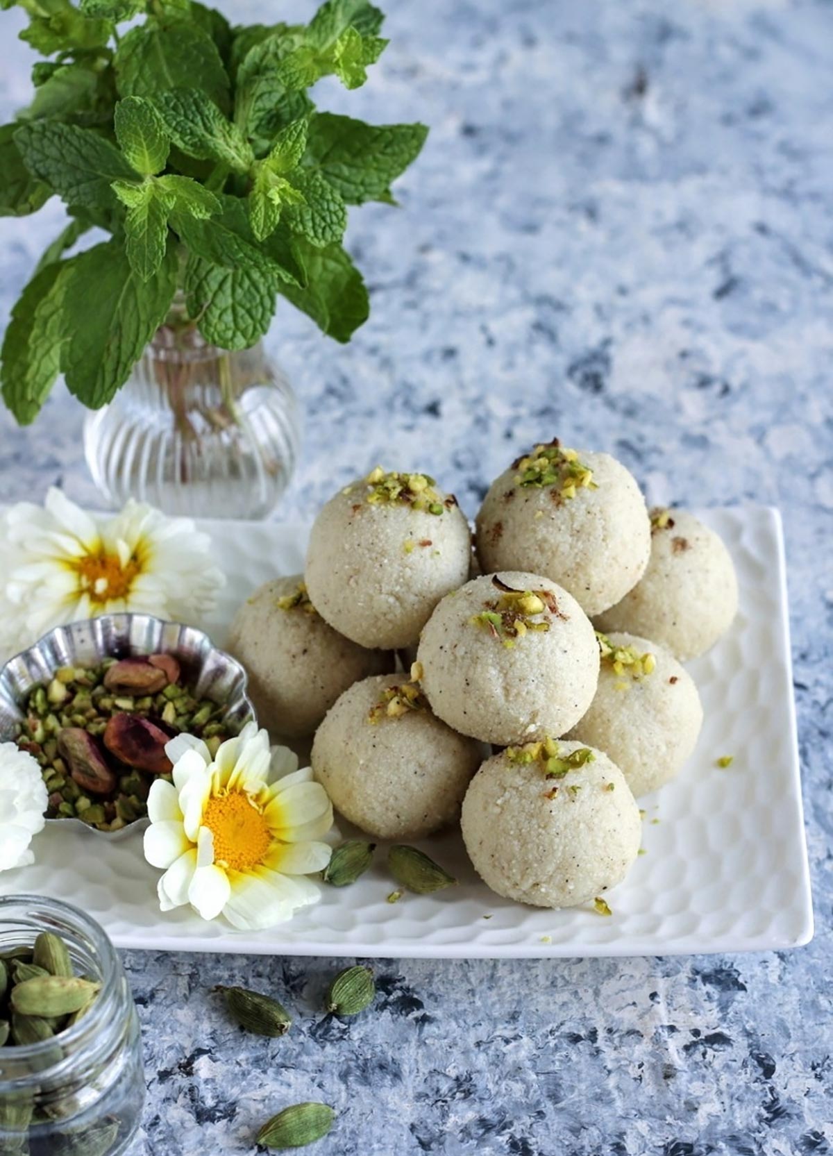 Recipe: Taruna's Malai Laddoos