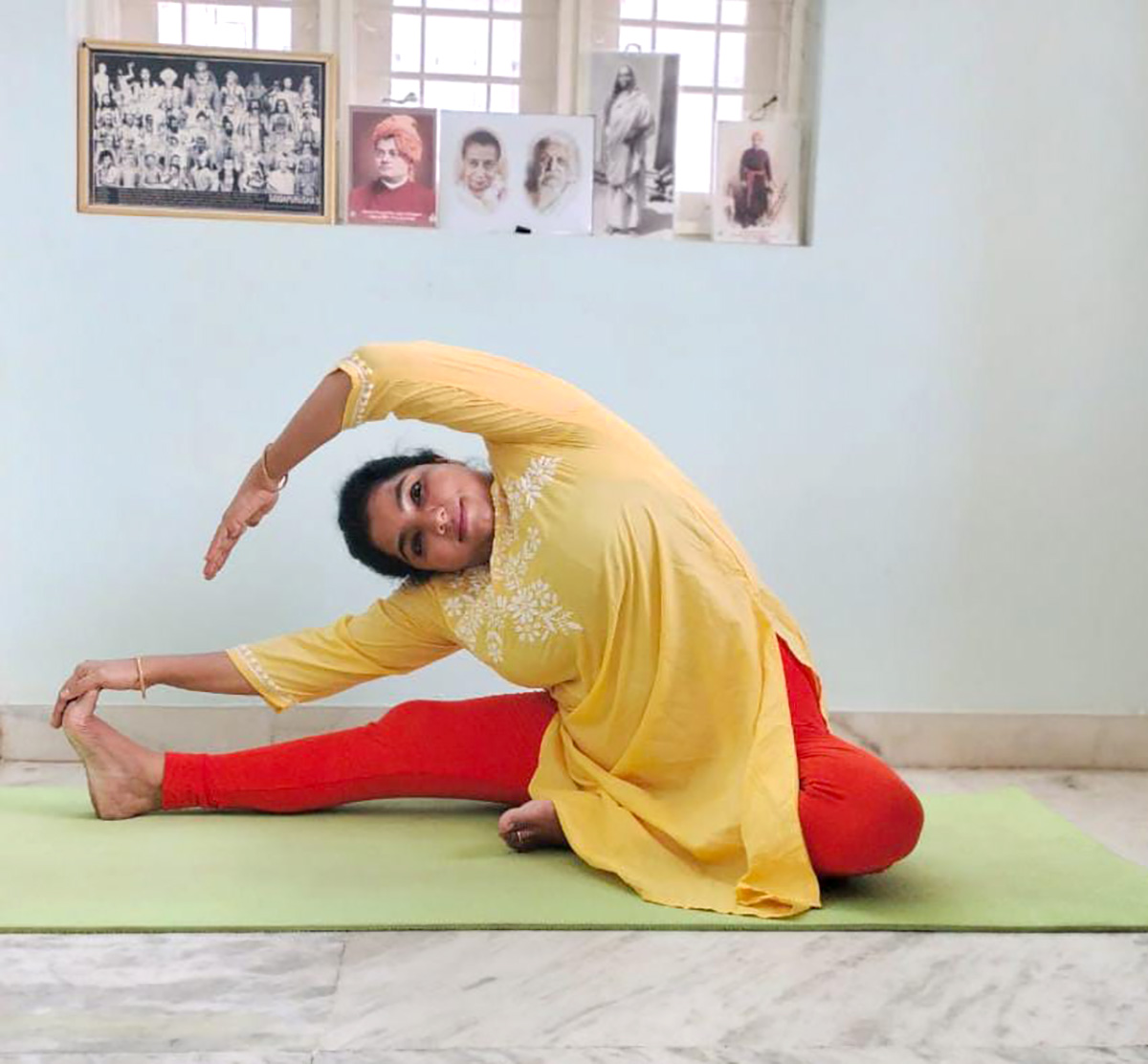 Parivrtta Janusirasana (revolved head to knee pose)