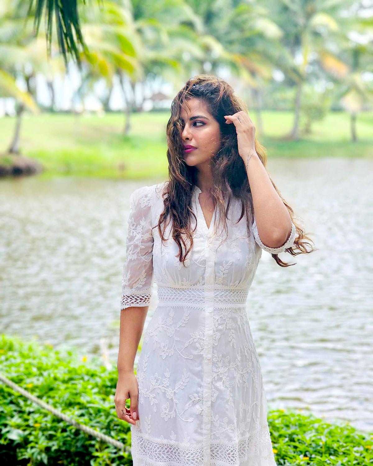 Modern Jugni Avika Gor!