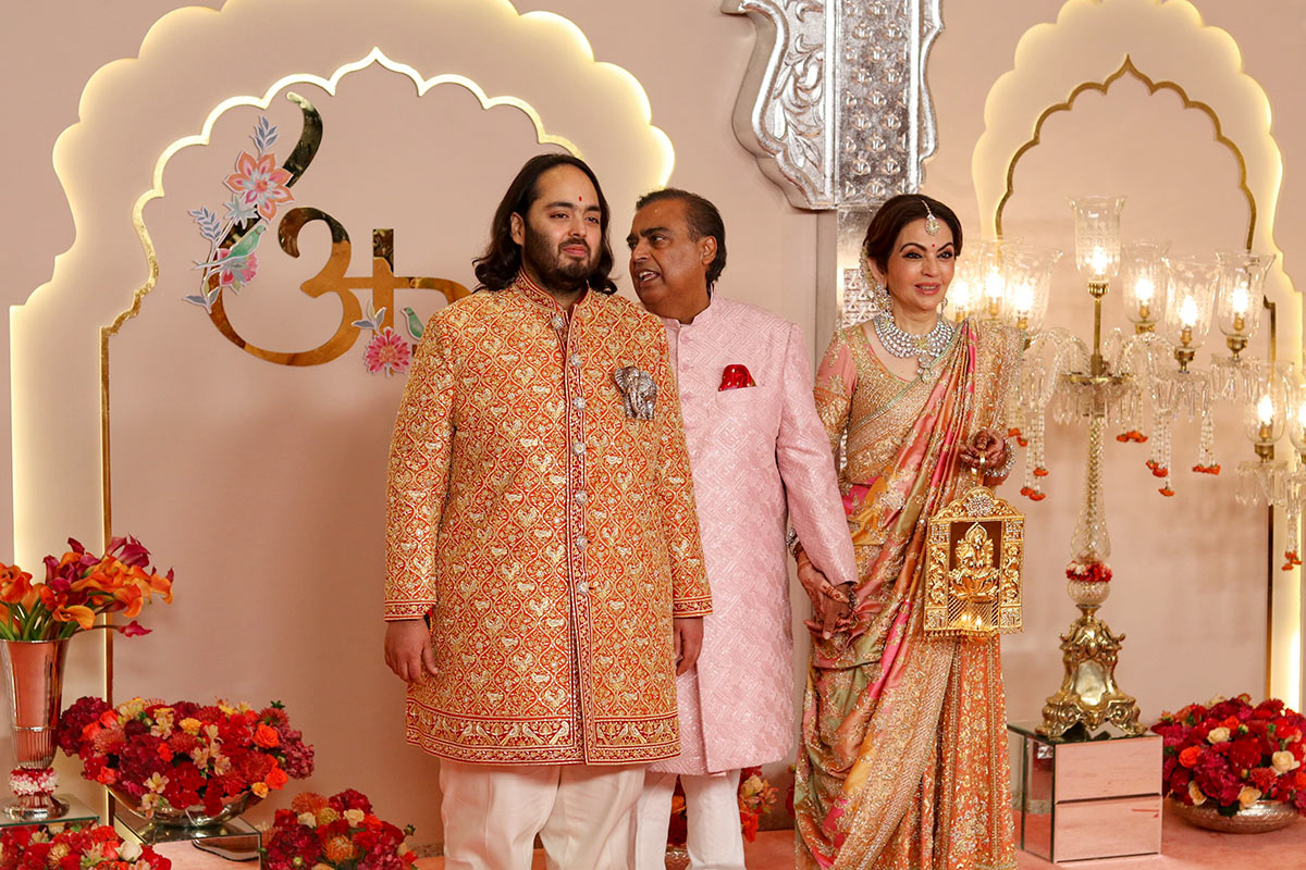 Anant Ambani Arrives For His Shaadi