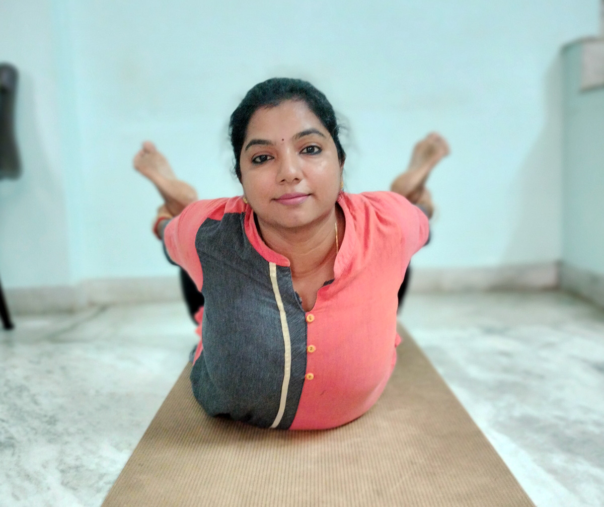 5 Asanas For The Office!
