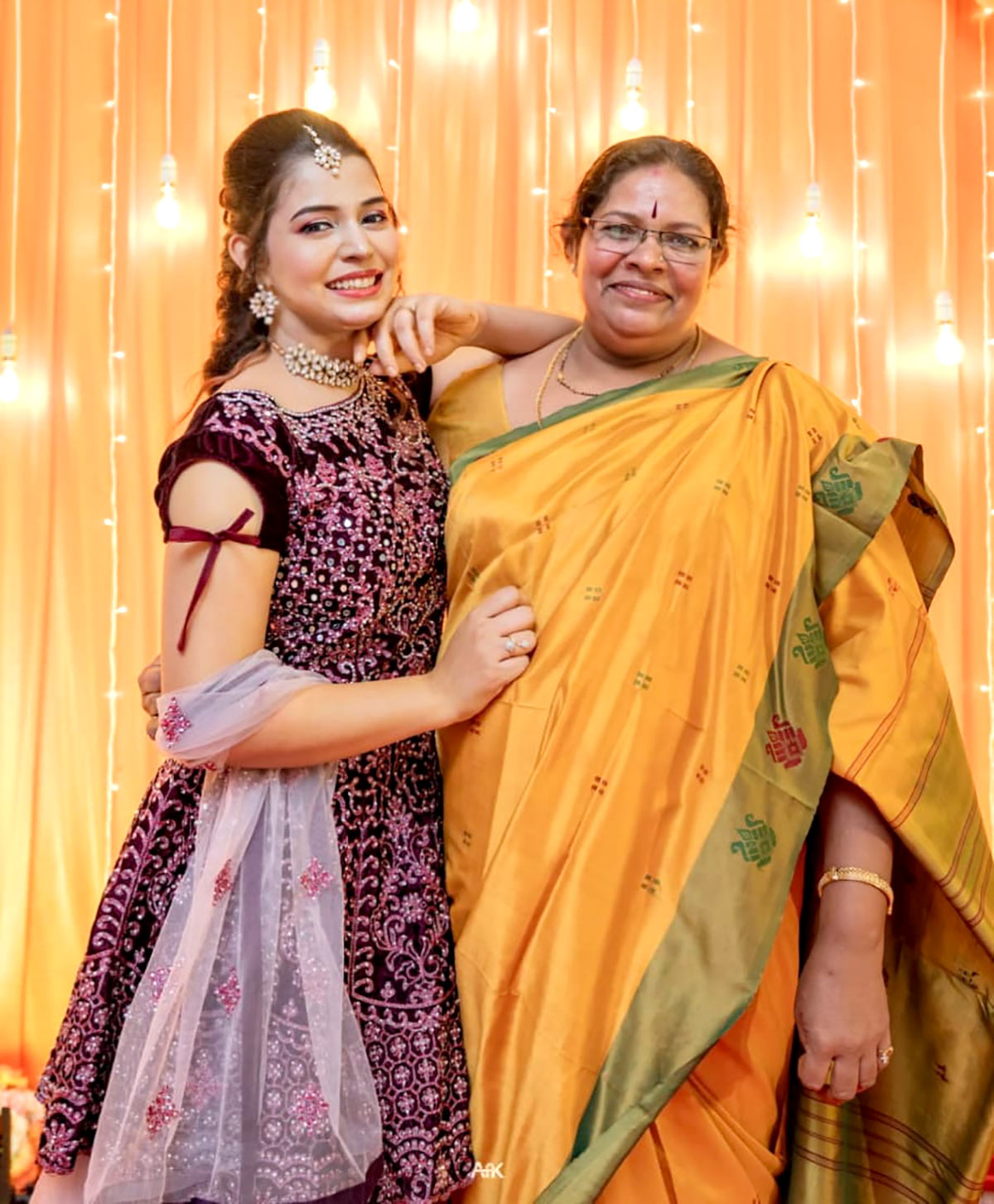 Divya Shetty with her mom Vilashini