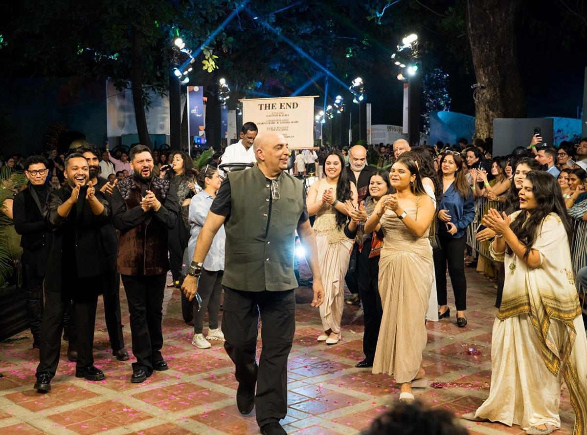 Tarun Tahiliani's annual parade at Mahalaxmi Race Course