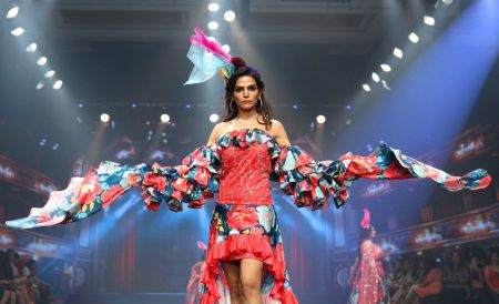 Mannara Chopra walks for designer Vishal Kapoor at the Bombay Times Fashion Week 2024