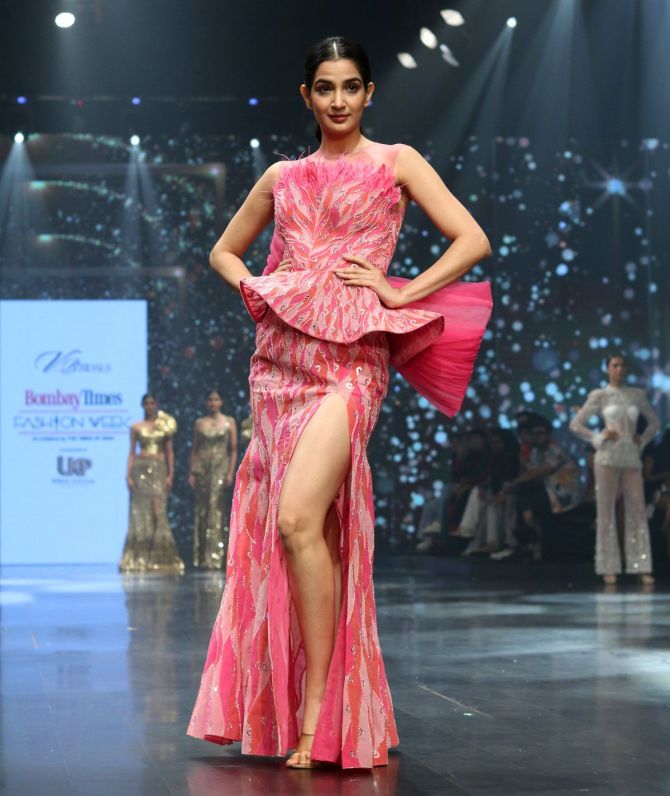 Sana Makbul walks for V Bridals by Varshha at Bombay Times Fashion Week 2024