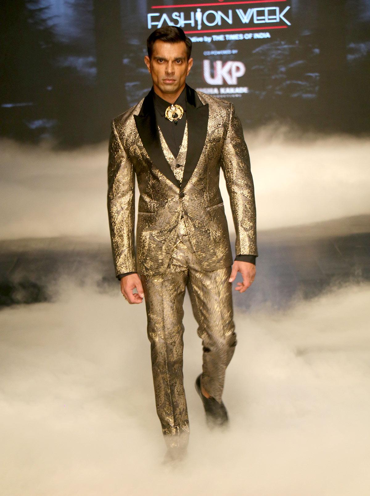 Karan Singh Grover for Rocky S at Bombay Times Fashion Week 2024