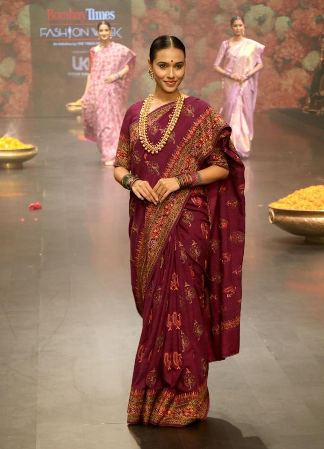 Dia Mirza walks for Gaurang Shah