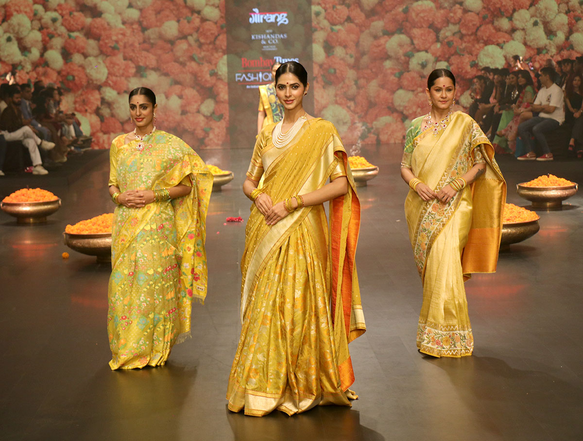 Dia Mirza walks for Gaurang Shah