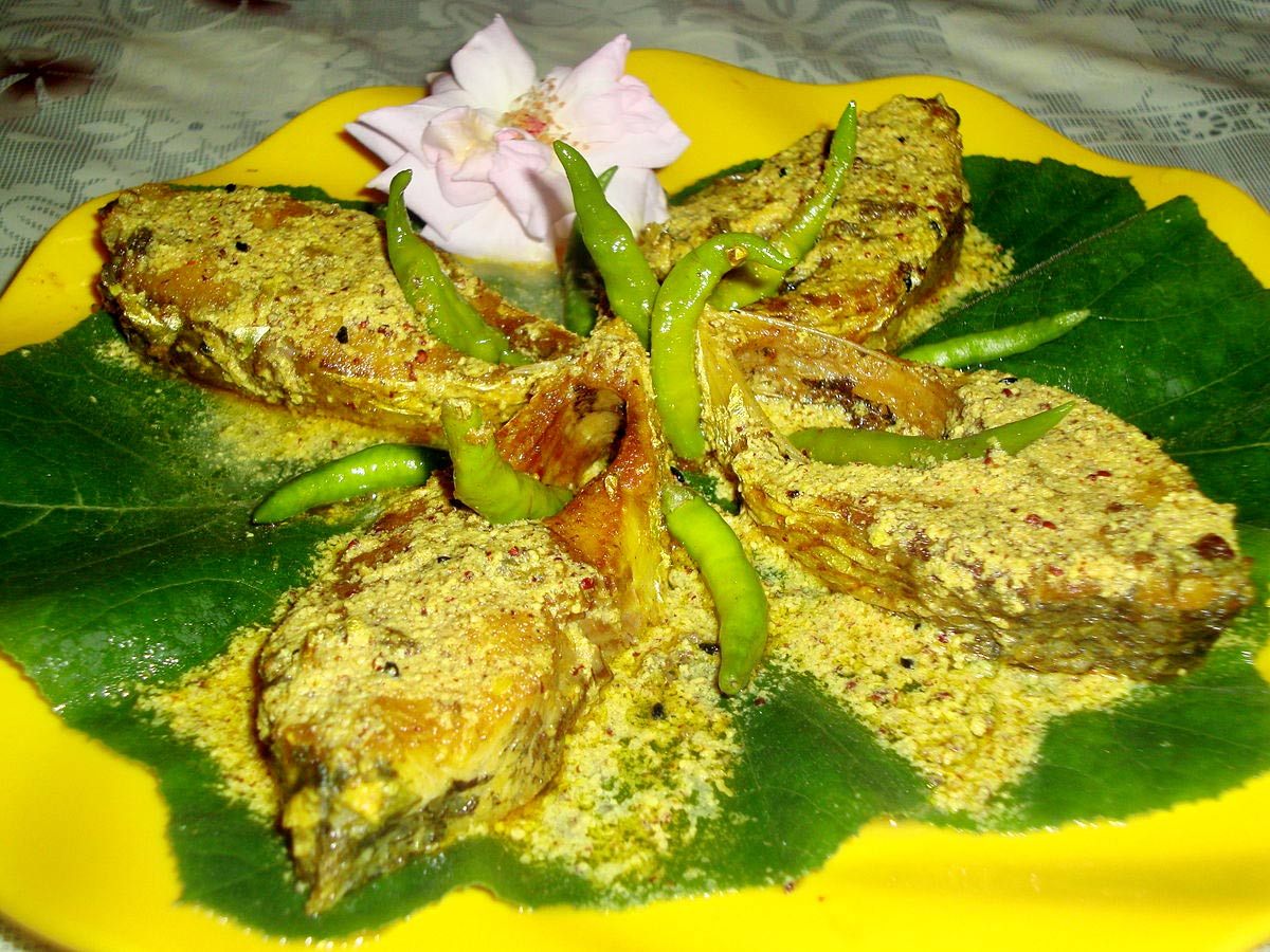 Hilsa in Mustard Gravy