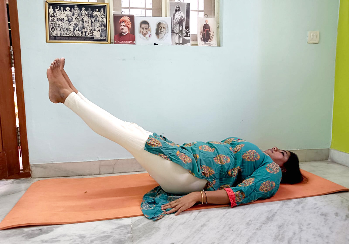 Uttana padasana (Raised leg pose)