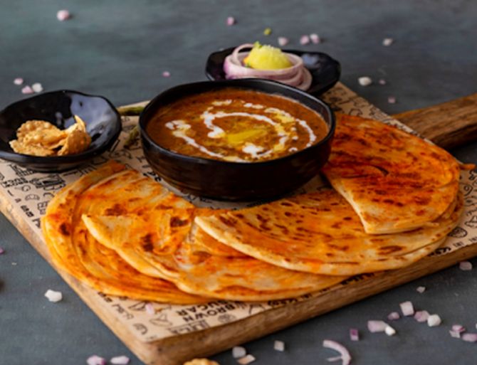 Kali Dal and Jaisalmeri Paratha