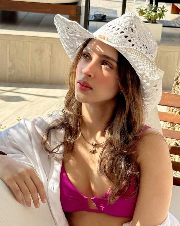 Pashmina Roshan