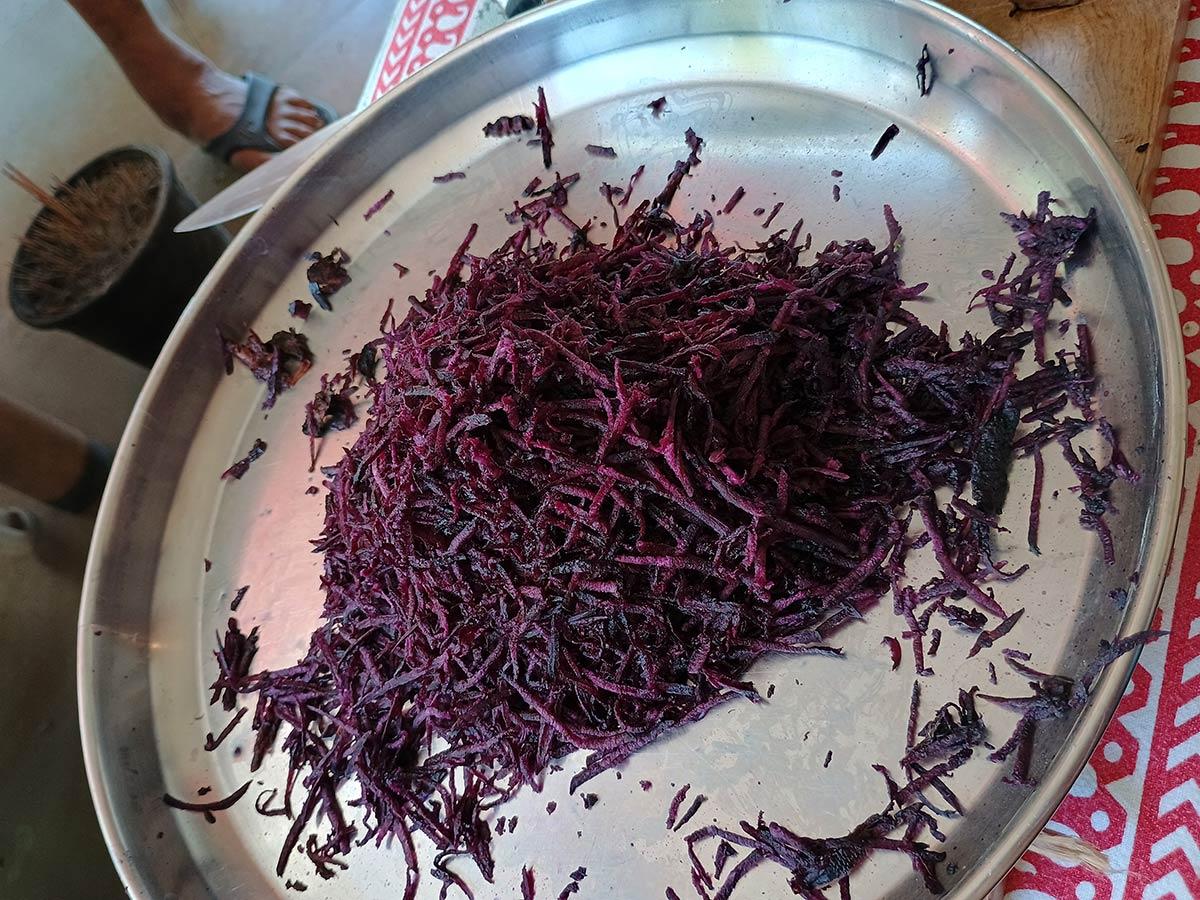 Grated black carrots