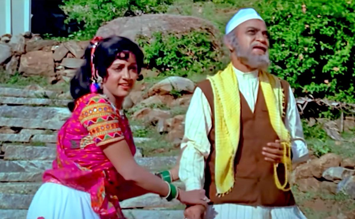 Hema Malini with A K Hangal