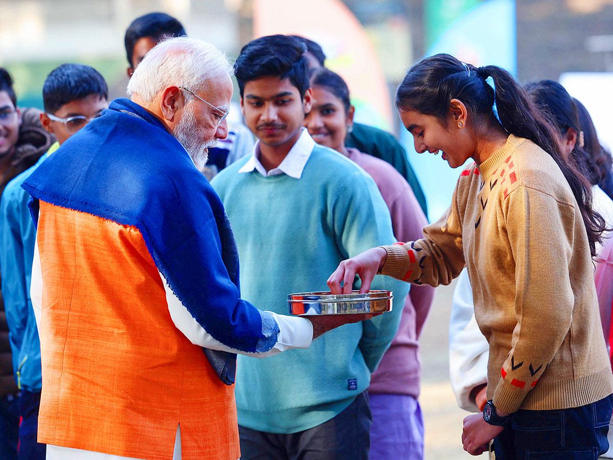 Modi's Parisha Pe Charchca