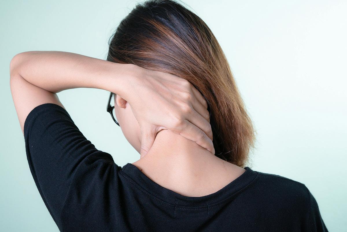 rediffGURU Nidhi Gupta: What causes neck and shoulder pain?