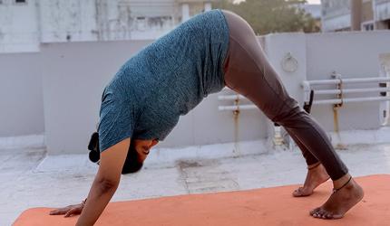 rediffguru pushpa get fit with yoga: how to do parvatasana