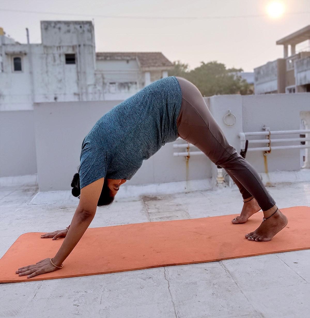 rediffguru pushpa get fit with yoga: how to do parvatasana