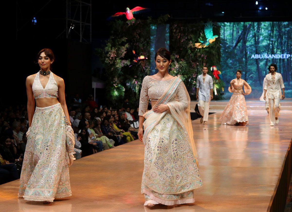 Abu Jani Sandeep Khosla's Caring With Style show to support the Cancer Patients Aid Association.