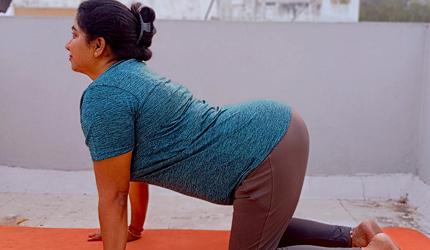 rediffguru pushpa get fit with yoga: how to do marjariasana, the cat-cow pose