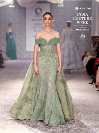 Isha Jajodia collection