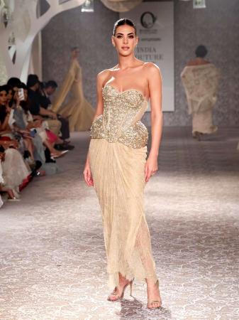 Isha Jajodia collection