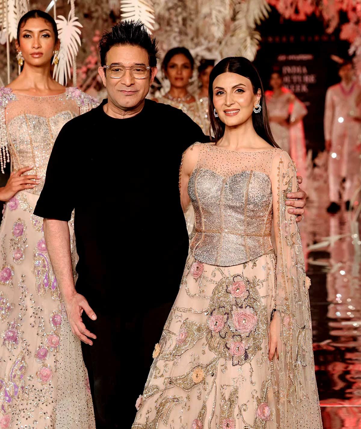Riddhima Kapoor Sahni with Designer Suneet Varma