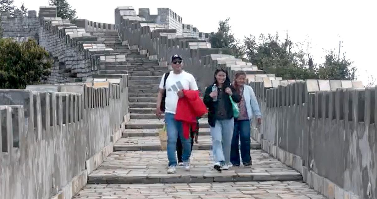 Nepal’s Mini Great Wall Draws Visitors