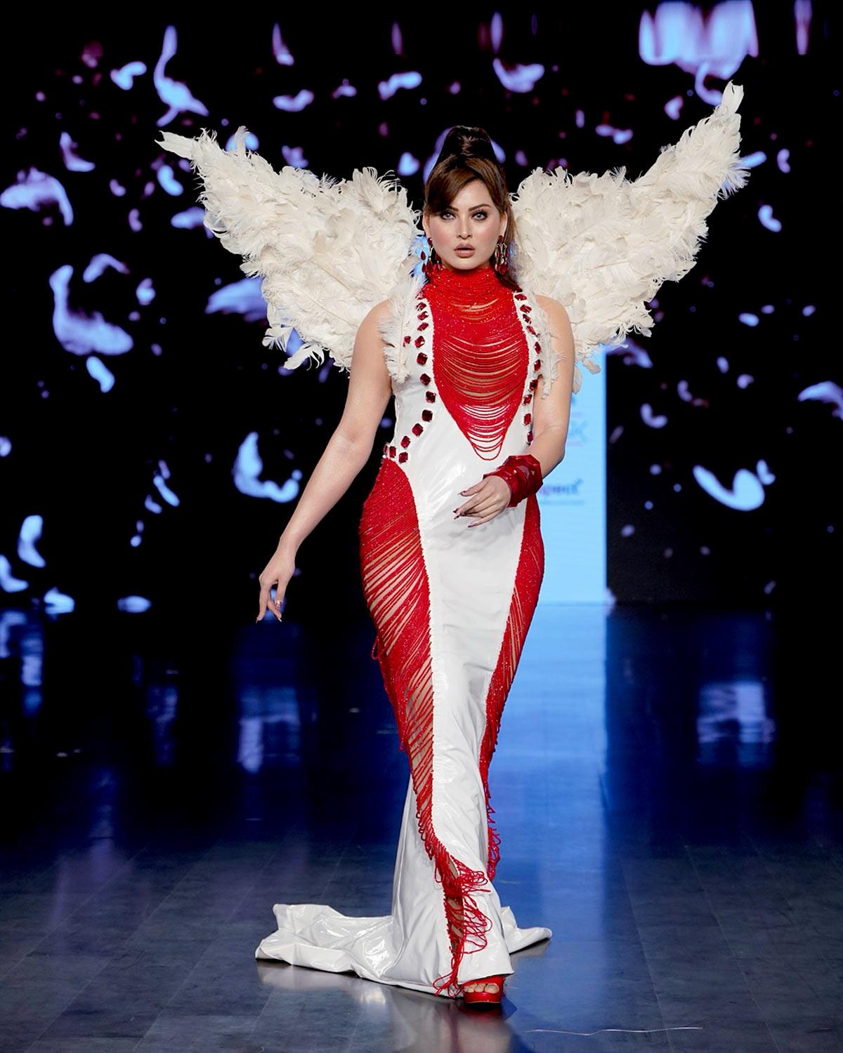 Urvashi Rautela at Bombay Times Fashion Week