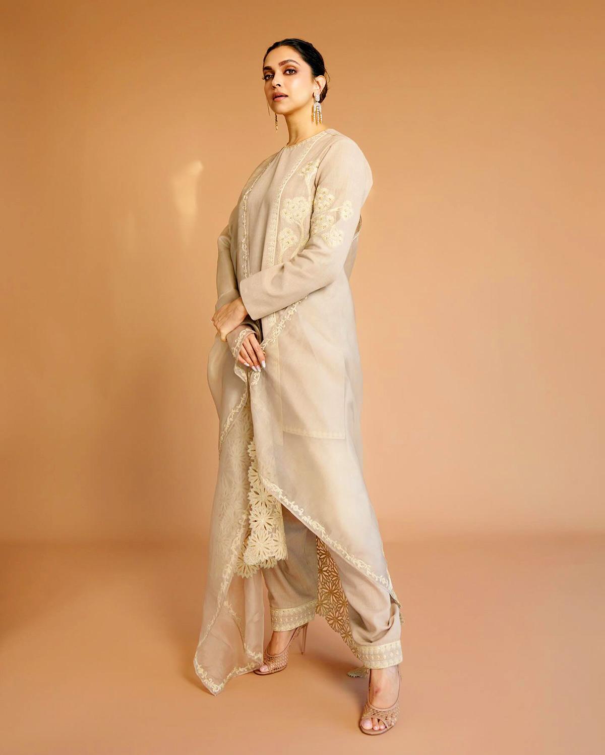 Deepika Padukone Karwa Chauth