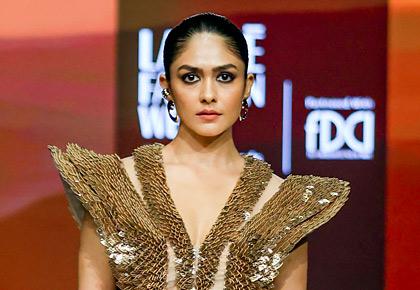 mrunal thakur walks for pankaj and nidhi at fdci x lakme fashion week 2025