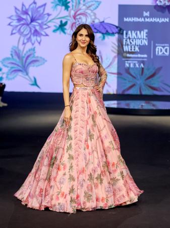 Vaani Kapoor walks for Mahima Mahajan at FDCI x Lakme Fashion Week 2025