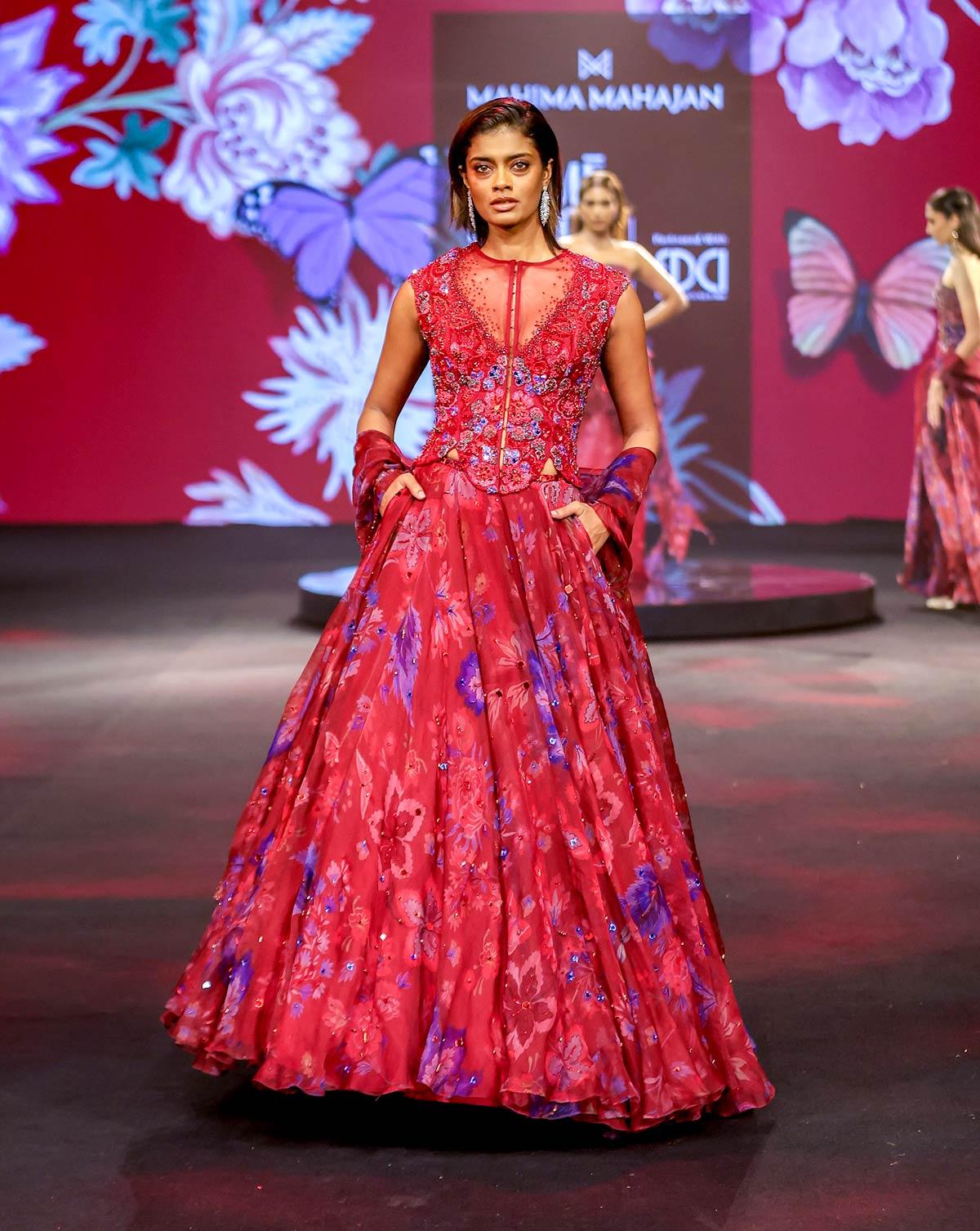 Vaani Kapoor walks for Mahima Mahajan at FDCI x Lakme Fashion Week 2025