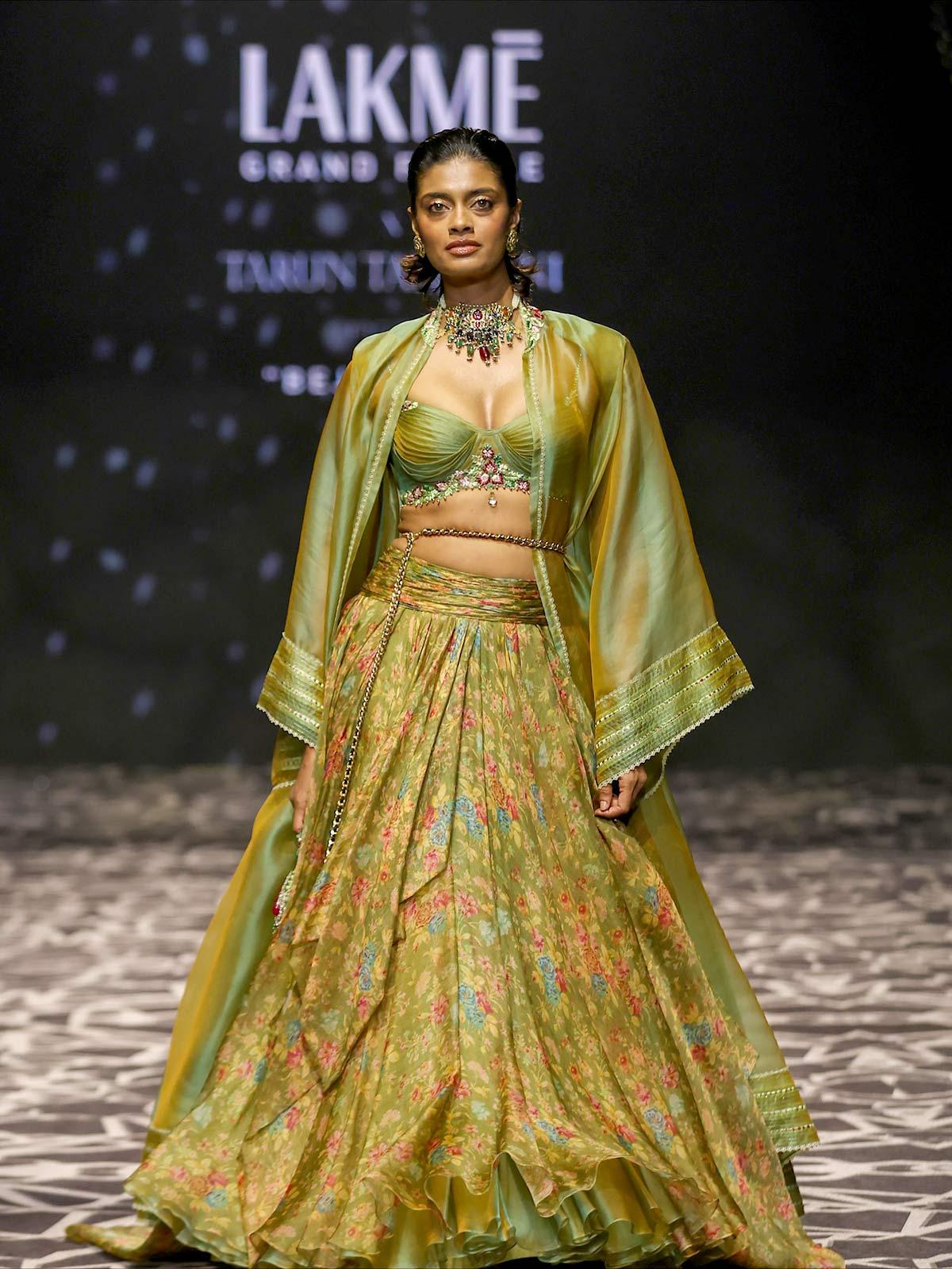 Aneet Padda walks for House of Lakme and Tarun Tahiliani at the FDCI x Lakme Fashion Week 2025