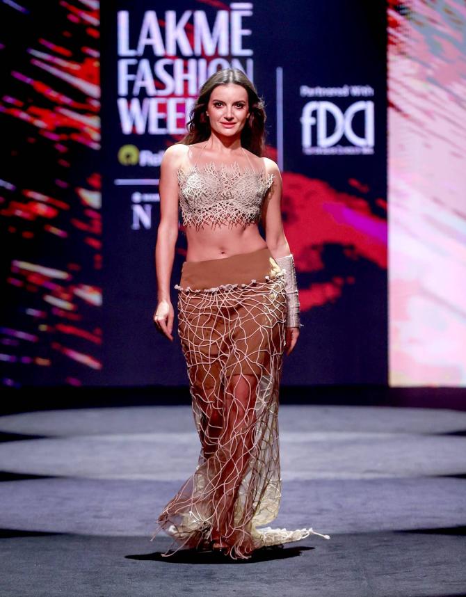 Natalia Magdalena Janoszek LFW