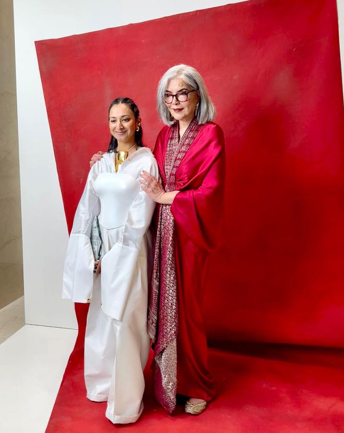 Zeenat Aman & Suhani Parekh Bazaar India