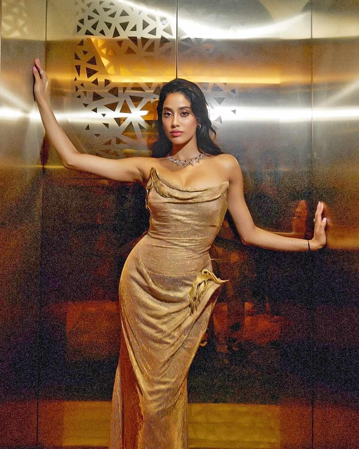 Jhanvi Kapoor's love for gold