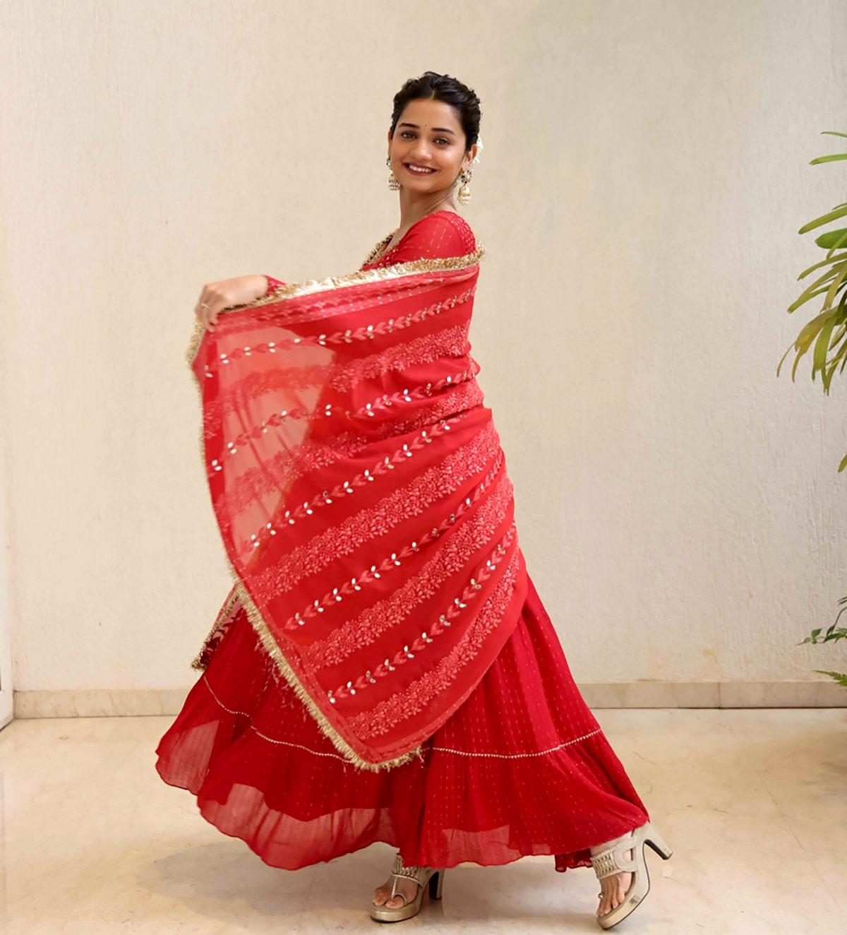 Aarpar Hruta Durgule Marathi actor style