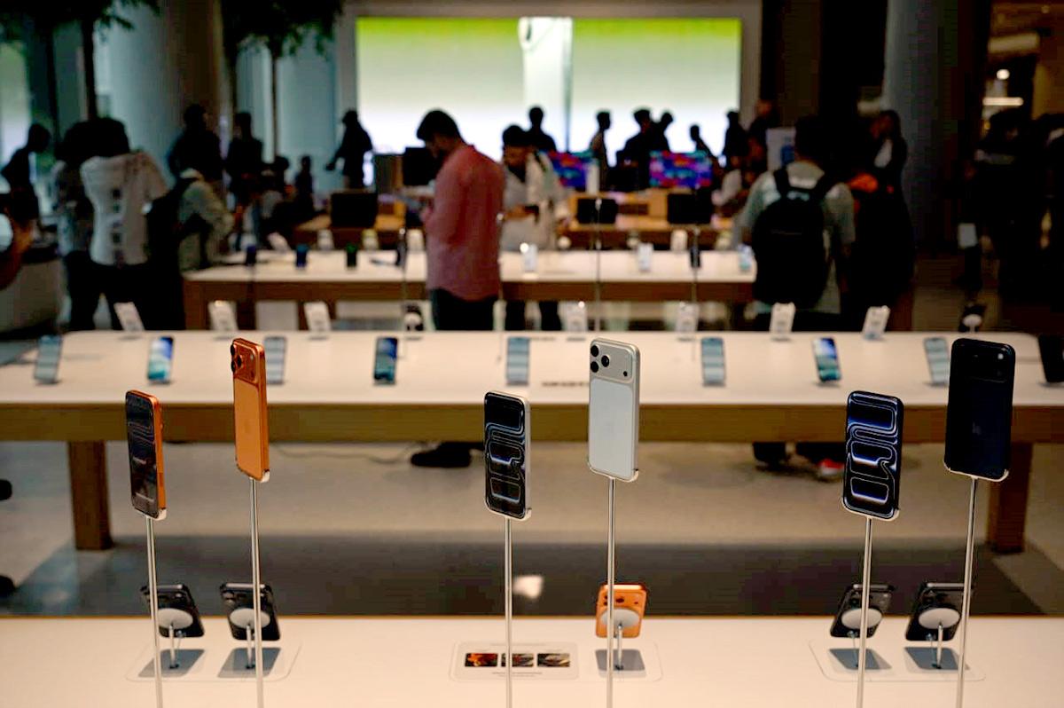 iPhone 17 launch excitement at Apple Store