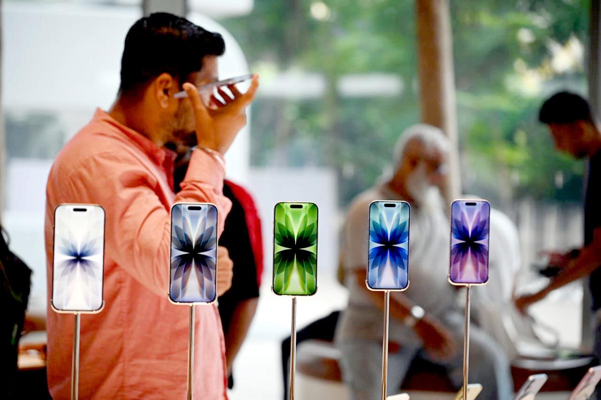 iPhone 17 launch excitement at Apple Store