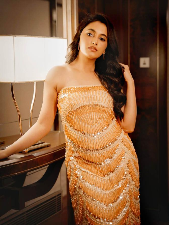 Navratri Day 7, colour orange outfits