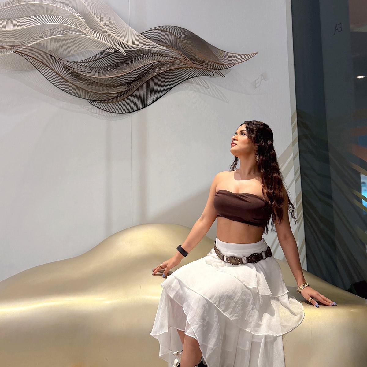 Avneet Kaur Holi Avneet Kaur Holi