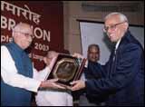 K L Gopalakrishna, general manager (HRM), Union Bank of India, receiving the Indira Gandhi Rajbhasha shield from Deputy Prime Minister L K Advani at a special function organised at Vigyan Bhavan in New Delhi recently.